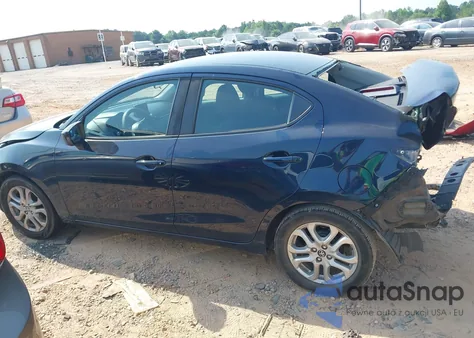 2017 Toyota Yaris Ia z USA, uszkodzony, nr VIN 3MYDLBYV4HY162849